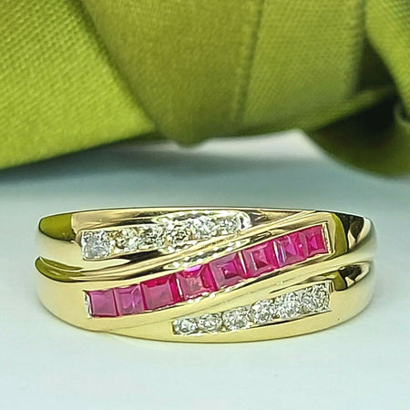 Ladies Ring 9ct (375, 9K) Yellow Gold Diamond (33pts) & Created Ruby Dress Ring