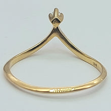 Load image into Gallery viewer, Ladies Yellow Gold 9ct(375,9k) Rare Tapered Risen Solitaire Natural Diamond Ring