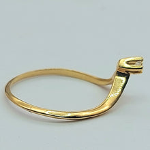 Load image into Gallery viewer, Ladies Yellow Gold 9ct(375,9k) Rare Tapered Risen Solitaire Natural Diamond Ring
