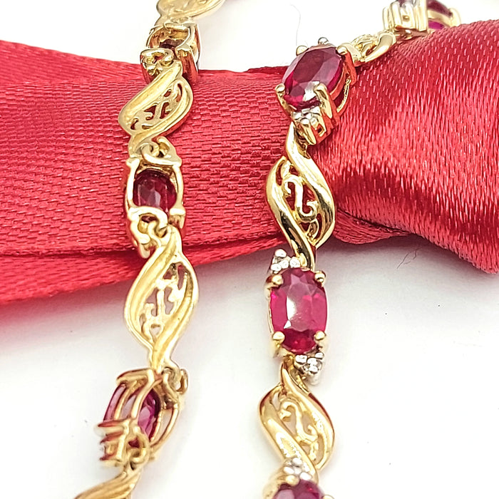 Ladies Yellow Gold 9ct (375,9k) Rare 10 Rubies & Diamonds Dainty Swirl Bracelet