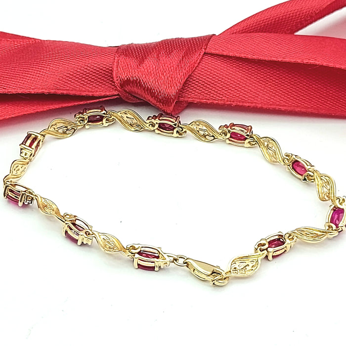 Ladies Yellow Gold 9ct (375,9k) Rare 10 Rubies & Diamonds Dainty Swirl Bracelet