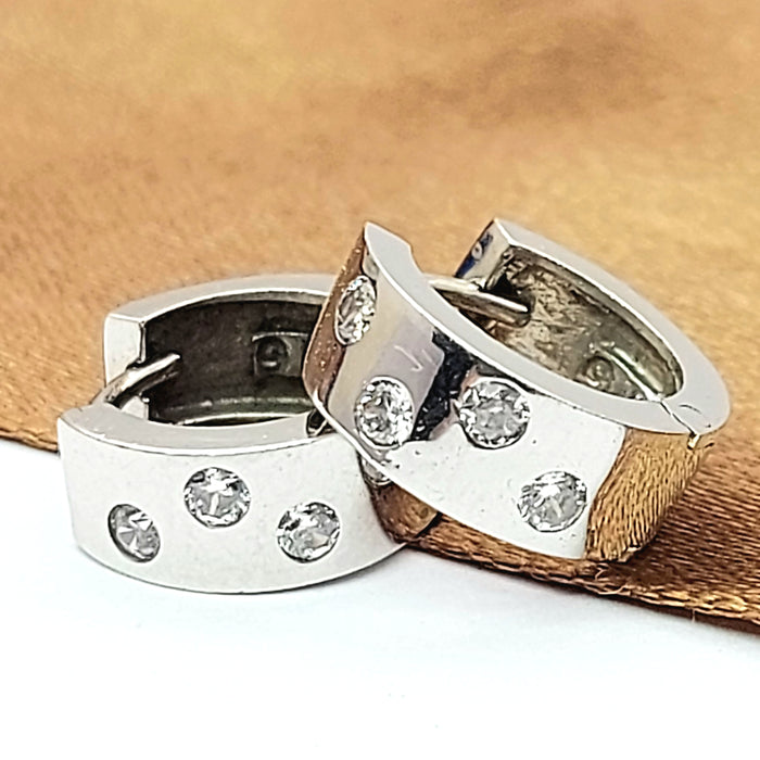 Ladies White Gold 9ct (375, 9K) High Quality Petite Cubics Bezel Huggies