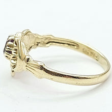 Load image into Gallery viewer, Ladies Yellow Gold 9ct (375,9K) Unique Claddagh Irish Amethyst Ring