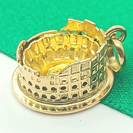 Rome Colosseum Yellow Gold 18ct (750, 18K) Rare Solid Artisan Vintage Pendant
