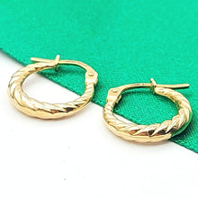 Load image into Gallery viewer, Ladies Italian Yellow Gold 9ct (375, 9K) Graduating Twisted Petite Hoops
