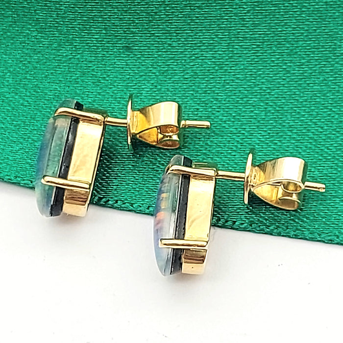 Ladies Yellow Gold 18ct (750, 18k) High Quality Solitaire Oval Opal Studs
