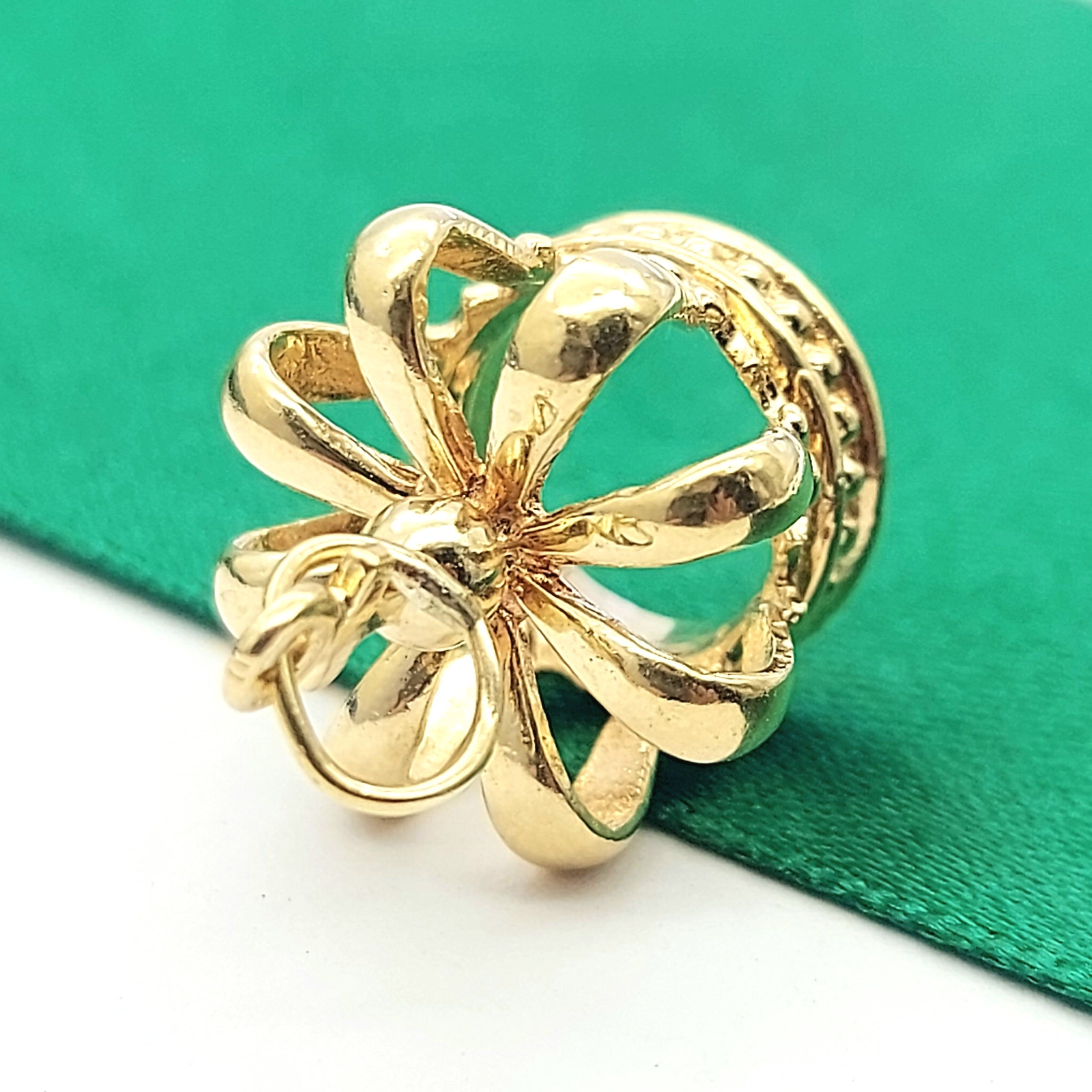 Antique Artisan Crown Yellow Gold 18ct (750, 18K) Solid High Quality Pendant