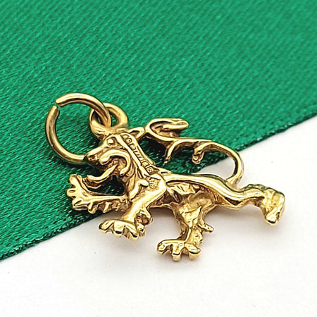 Lion Passant Antique Yellow Gold 9ct (375, 9K) Rare High Quality Pendant