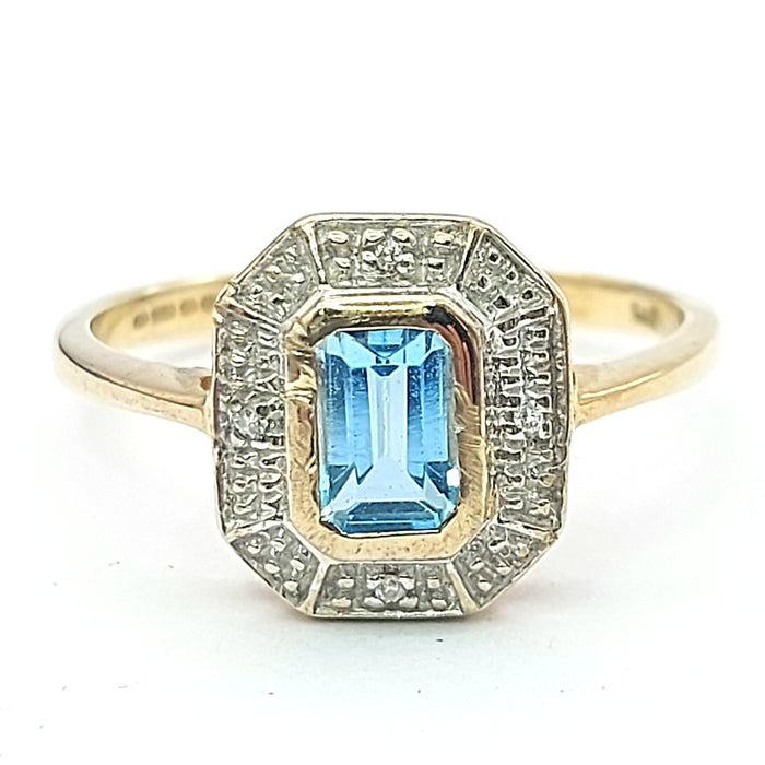 Ladies Two-Tone Gold 9ct (375,9K) Baguette Cut Aquamarine & Diamonds Ring