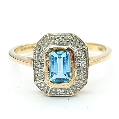 Ladies Two-Tone Gold 9ct (375,9K) Baguette Cut Aquamarine & Diamonds Ring