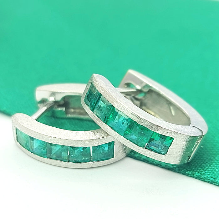 Natural Emeralds Oval Huggies Matt Finish White Gold 18ct (750, 18k) Earrings