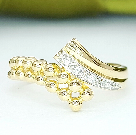 Ladies Ring 18ct (750, 18K) Yellow Gold Bypass Diamond (0.08ct) Dress Ring