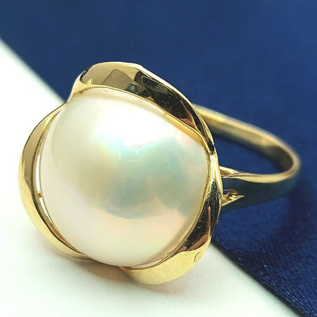 Ladies Yellow Gold 14ct (585, 14K) Petal Bezel Large Natural Pearl Ring