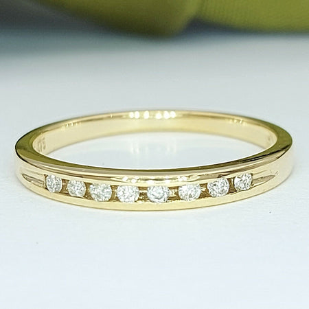 Ladies Ring 9ct (375, 9K) Yellow Gold Diamond (0.12ct) Band Dress Ring