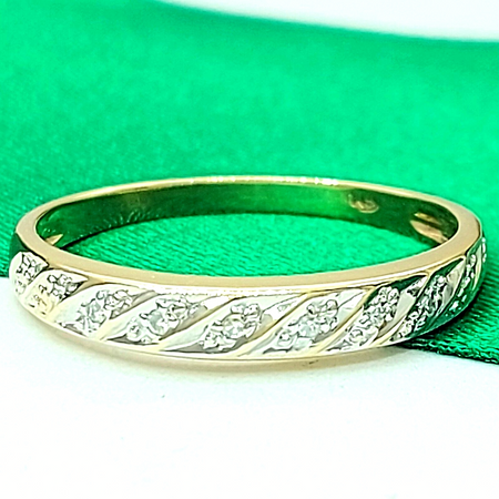 Ladies Yellow Gold 9ct (375,9k) High Quality Diamonds Waves Channel-set Ring