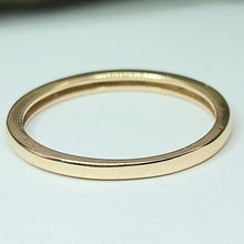 Load image into Gallery viewer, Ladies Yellow Gold 9ct (375, 9k) Natural Diamond Chips & Cross Design Ring