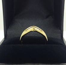 Load image into Gallery viewer, Ladies Ring 9ct (375, 9K) Yellow Gold V Shape Curve Style (0.26ct) Diamond Ring