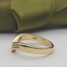 Load image into Gallery viewer, Ladies Ring 9ct (375, 9K) Yellow Gold V Shape Curve Diamond (35pts) Ring