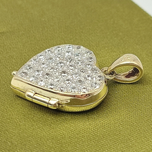 Load image into Gallery viewer, Ladies Yellow Gold 9ct (375,9K) Rare Diamantes Heart Locket Pendant