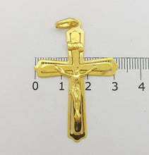 Load image into Gallery viewer, Ladies Pendant 9ct (375, 9K) Yellow Gold Crucifix Pendant