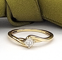 Load image into Gallery viewer, Ladies Real Yellow Gold 10ct(417, 10K) Natural Diamond Ring