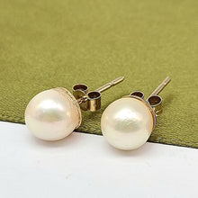 Load image into Gallery viewer, Ladies Earrings Yellow Gold 9ct (375,9k) Handmade Solitaire Natural Pearl Studs