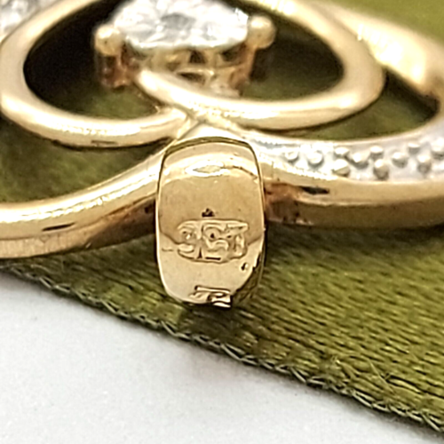 Ladies Pendant 9ct (375, 9K) Yellow Gold Diamond Chip Double Heart Pendant