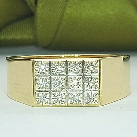 Ladies Ring 9ct (375, 9K) Yellow Gold Diamond Chip Dress Ring