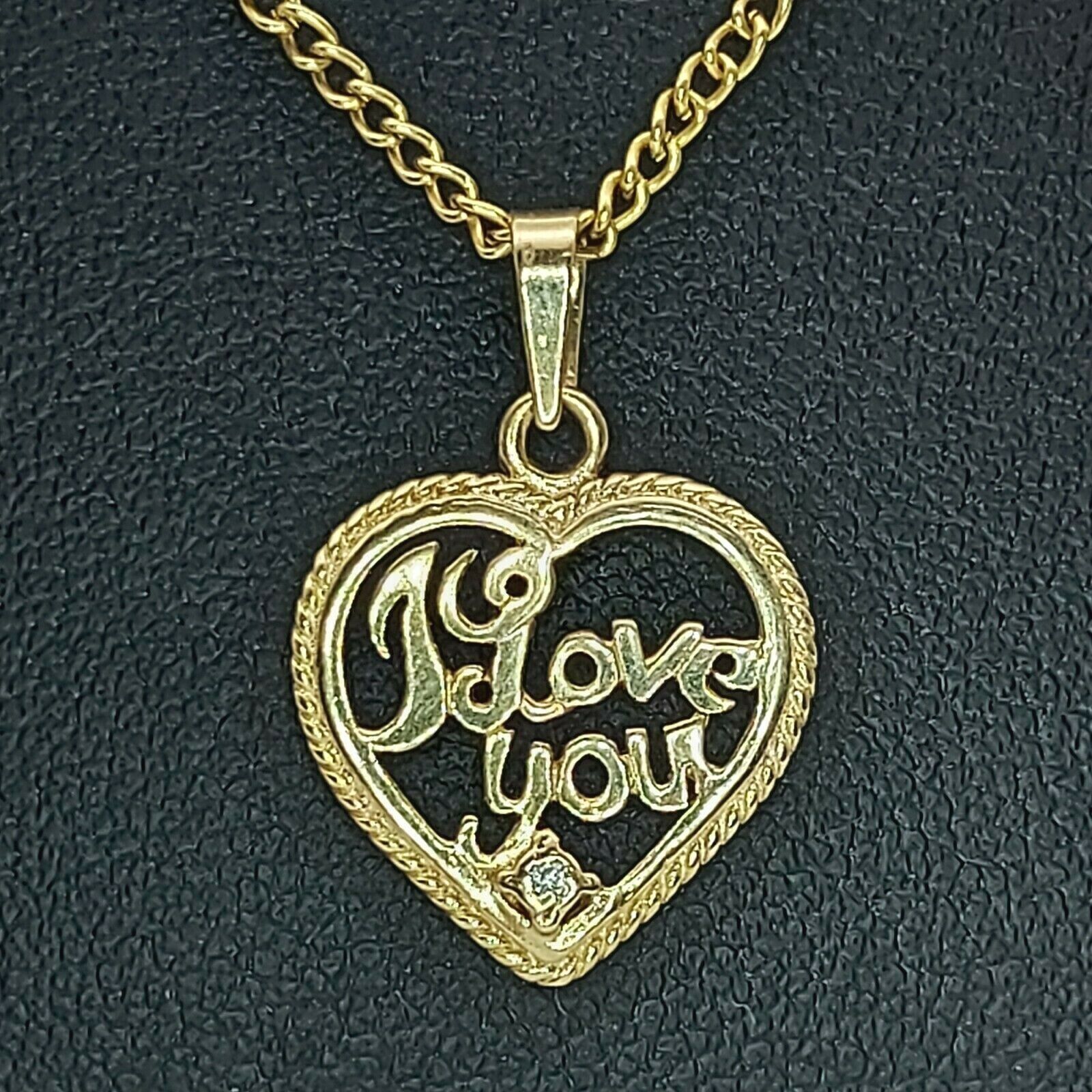 Ladies Pendant 9ct (375,9K) Yellow Gold 'I Love You' Heart Diamond Chip Pendant