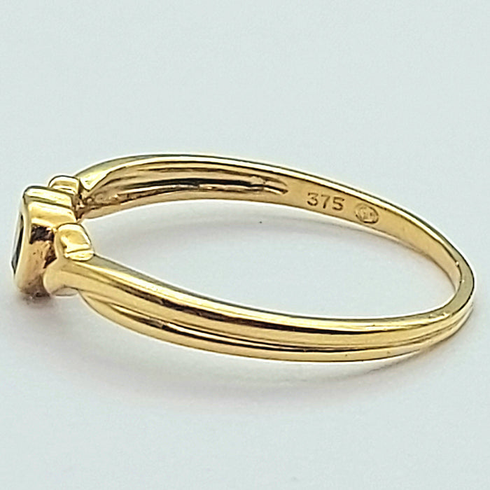 Ladies Yellow Gold 9ct (375,9k) High Quality Petite Heart Sapphire Pattern Ring