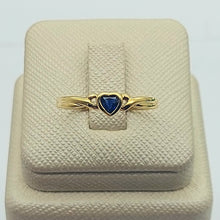 Load image into Gallery viewer, Ladies Yellow Gold 9ct (375,9k) High Quality Petite Heart Sapphire Pattern Ring
