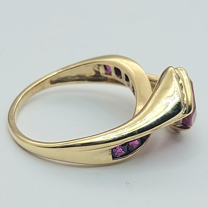 Ladies Yellow Gold 9ct (375,9k) Rare Created Rubies & Natural Diamond Spilt Ring