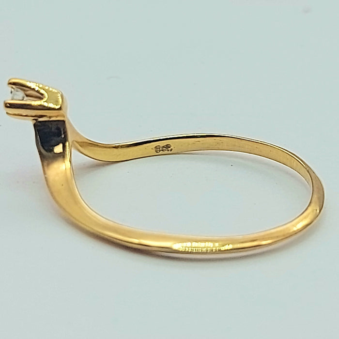 Ladies Yellow Gold 9ct(375,9k) Rare Tapered Risen Solitaire Natural Diamond Ring