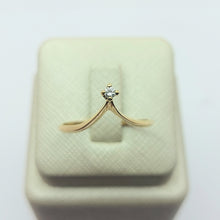 Load image into Gallery viewer, Ladies Yellow Gold 9ct(375,9k) Rare Tapered Risen Solitaire Natural Diamond Ring
