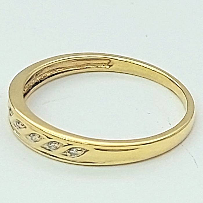 Ladies Yellow Gold 9ct (375,9k) Waved Patterned Bezel Natural Diamond Chips Ring