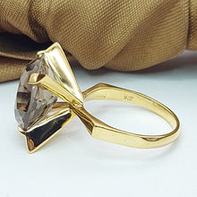 Load image into Gallery viewer, Ladies Yellow Gold 9ct (375,9k) Large Smoky Quartz with Four Claw Prong Ring
