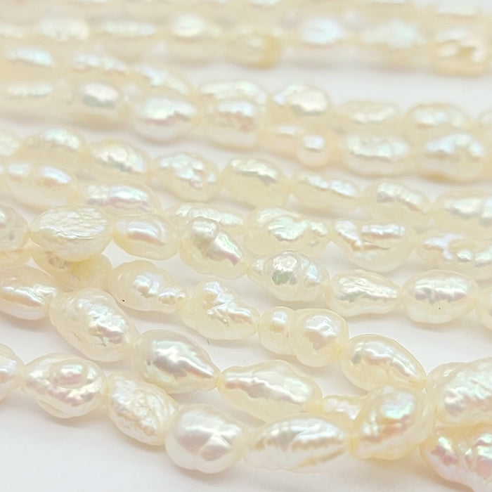 Ladies Yellow Gold 14ct(585,14K) High Quality Freshwater Pearls Layered Necklace