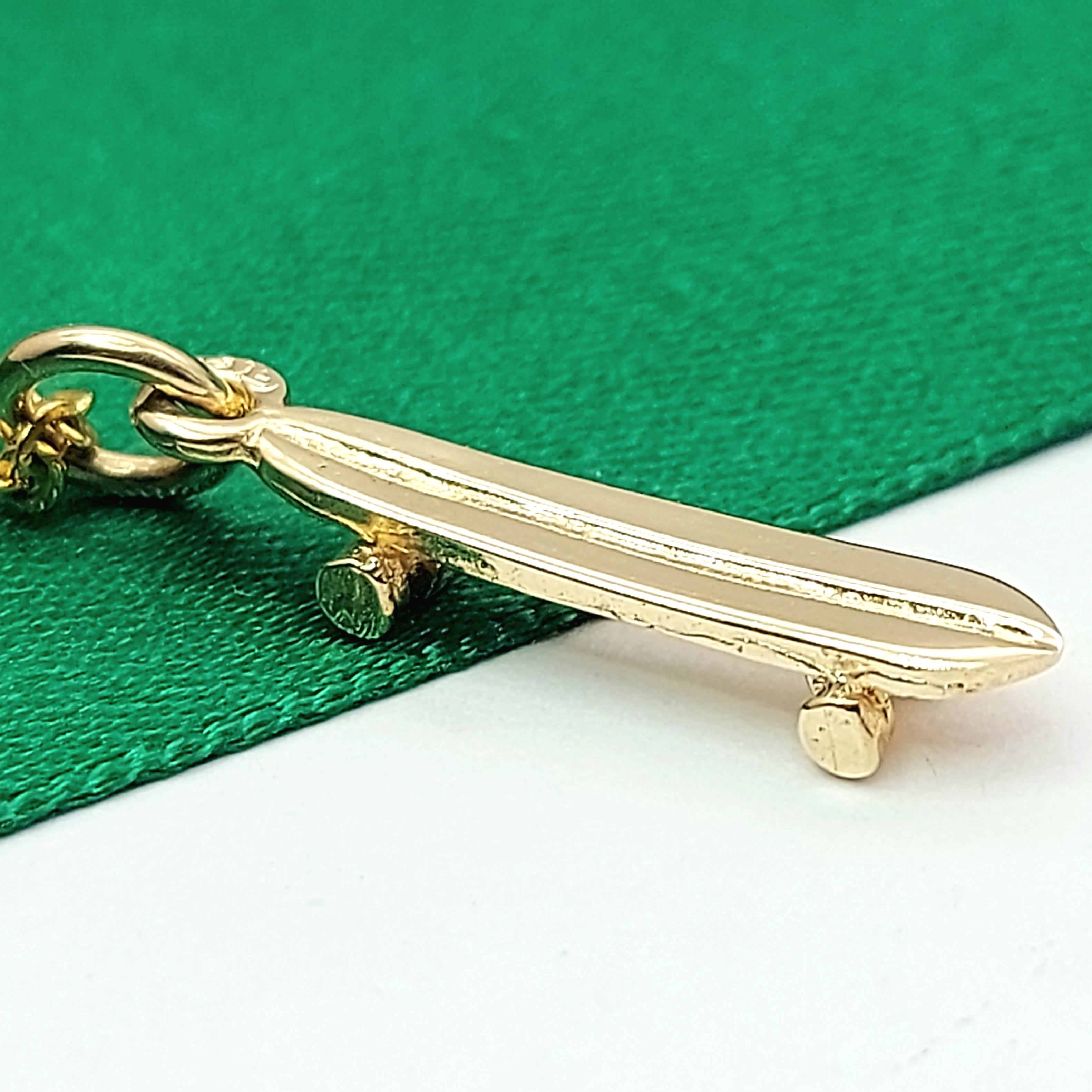 Skateboard Yellow Gold 9ct (375, 9K) Rare Handmade High Quality Pendant