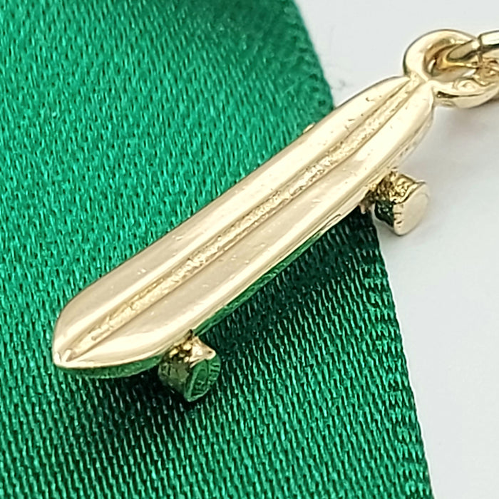 Skateboard Yellow Gold 9ct (375, 9K) Rare Handmade High Quality Pendant