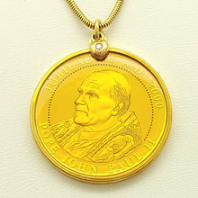 Load image into Gallery viewer, Pope John Paul II 1/2 Oz (24k) GoldQuest Yellow Gold 18ct (750, 18K) Necklace
