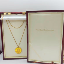 Load image into Gallery viewer, Pope John Paul II 1/2 Oz (24k) GoldQuest Yellow Gold 18ct (750, 18K) Necklace

