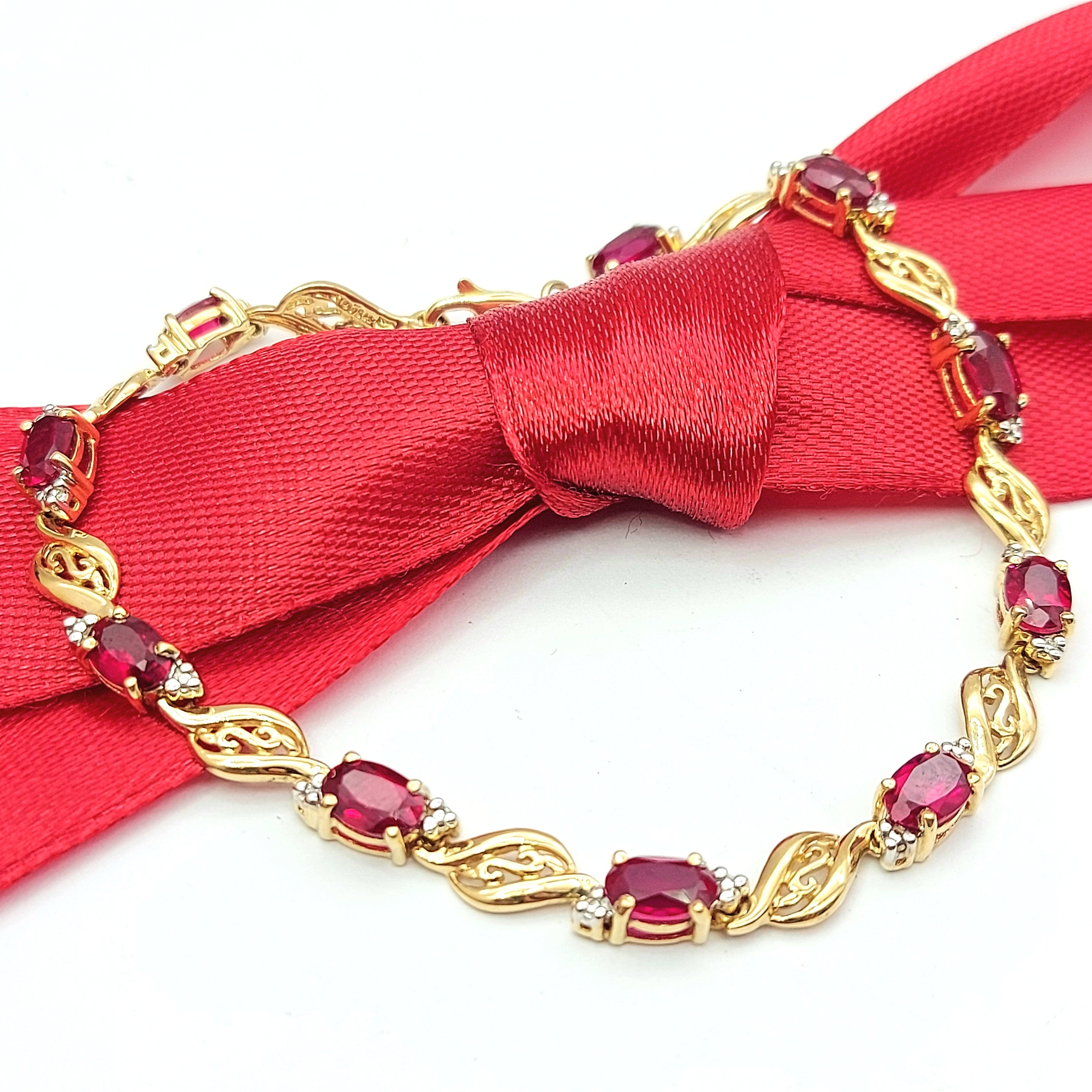 Ladies Yellow Gold 9ct (375,9k) Rare 10 Rubies & Diamonds Dainty Swirl Bracelet