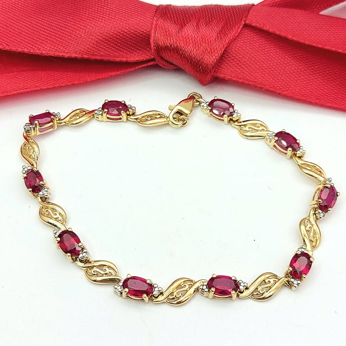 Ladies Yellow Gold 9ct (375,9k) Rare 10 Rubies & Diamonds Dainty Swirl Bracelet
