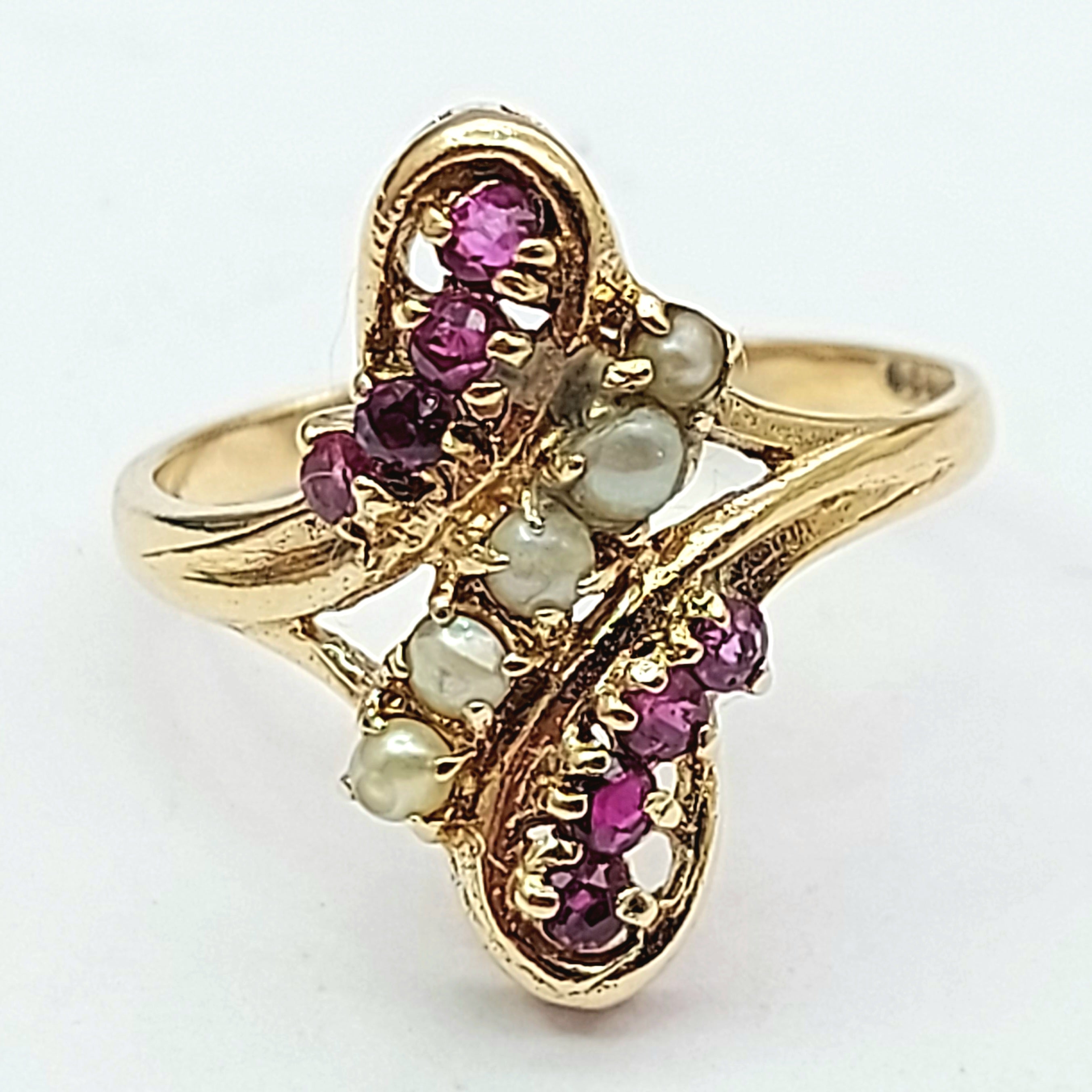 Ladies Yellow Gold 9ct (375,9K) Antique Natural Rubies & Pearls Bypass Ring