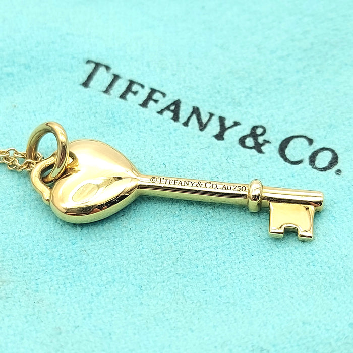 Ladies Yellow Gold 18ct (750,18K) Tiffany & Co. Blue Enamel Heart Key Necklace