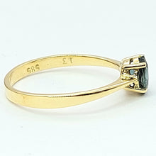Load image into Gallery viewer, Ladies Yellow Gold 14ct (585,14k) Oval Natural Sapphire Birthstone Minimal Ring
