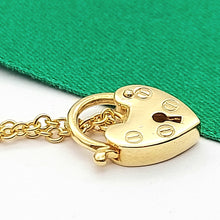 Load image into Gallery viewer, Children&#39;s Yellow Gold 9ct (375,9K) Screw Design Heart Padlock Chain Bracelet
