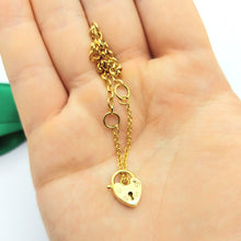 Load image into Gallery viewer, Children&#39;s Yellow Gold 9ct (375,9K) Screw Design Heart Padlock Chain Bracelet
