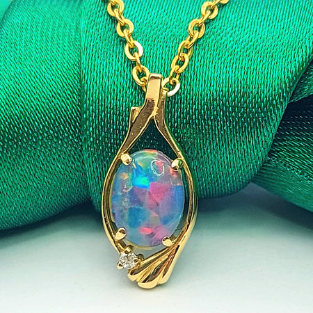 Ladies Yellow Gold 18ct (750, 18k) Rare Oval Crystal Opal and Diamond Pendant