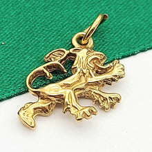 Load image into Gallery viewer, Lion Passant Antique Yellow Gold 9ct (375, 9K) Rare High Quality Pendant
